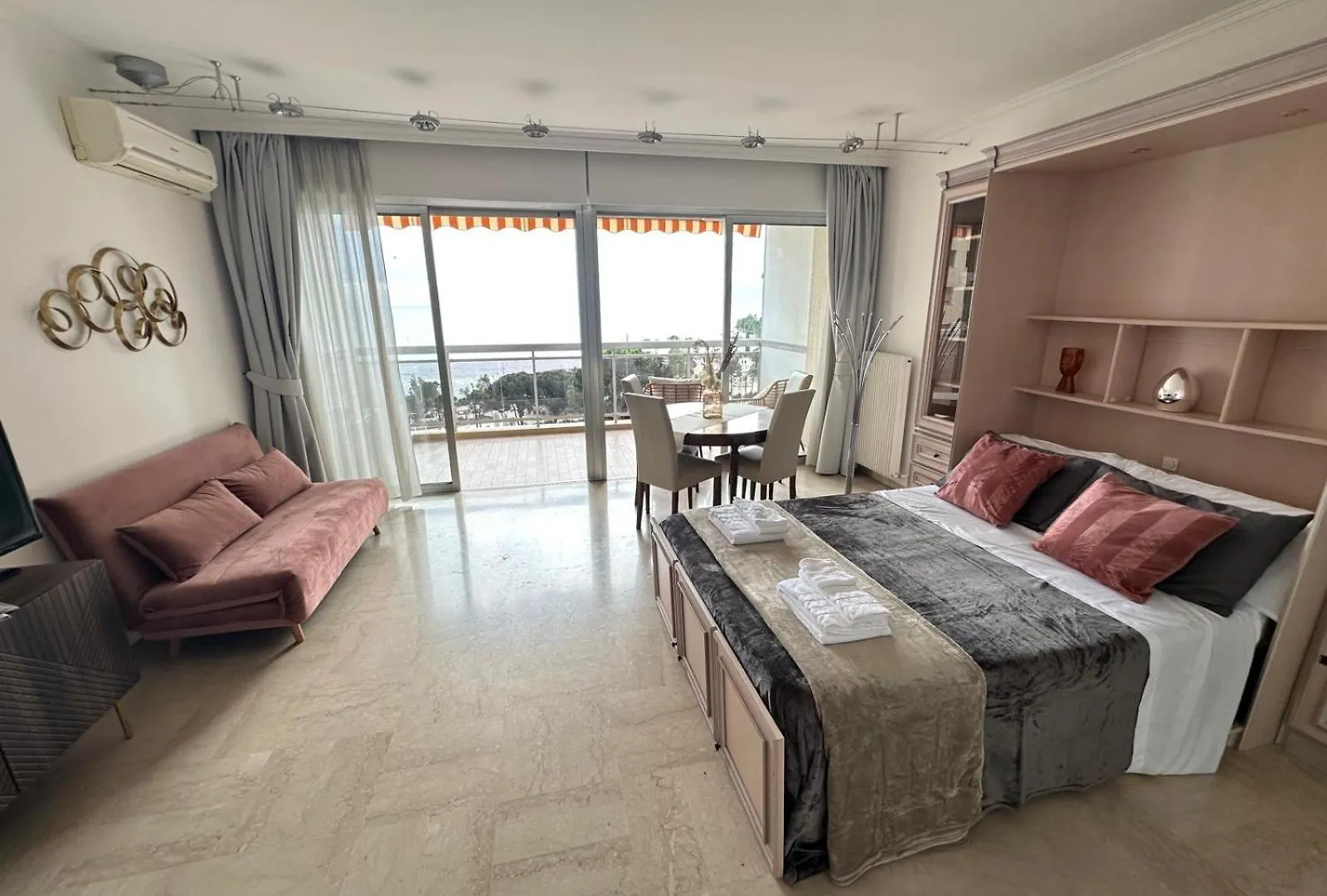 Maison Blanc Monte Carlo