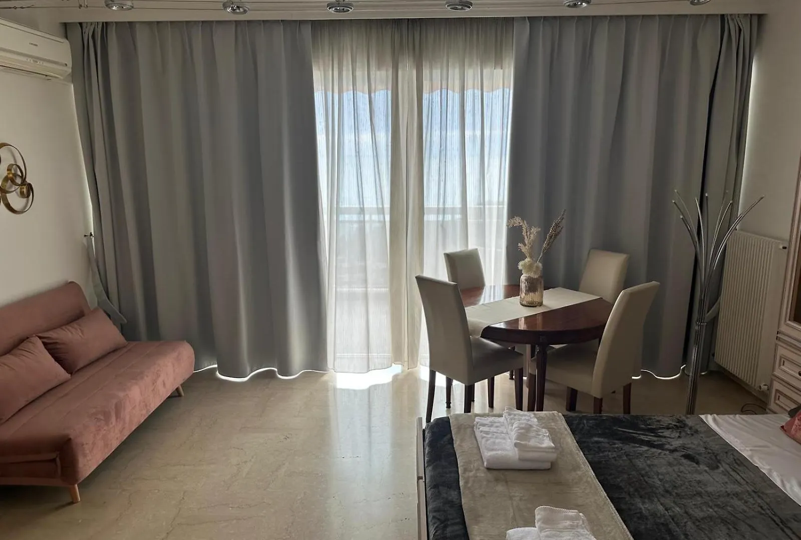 Maison Blanc Monte Carlo