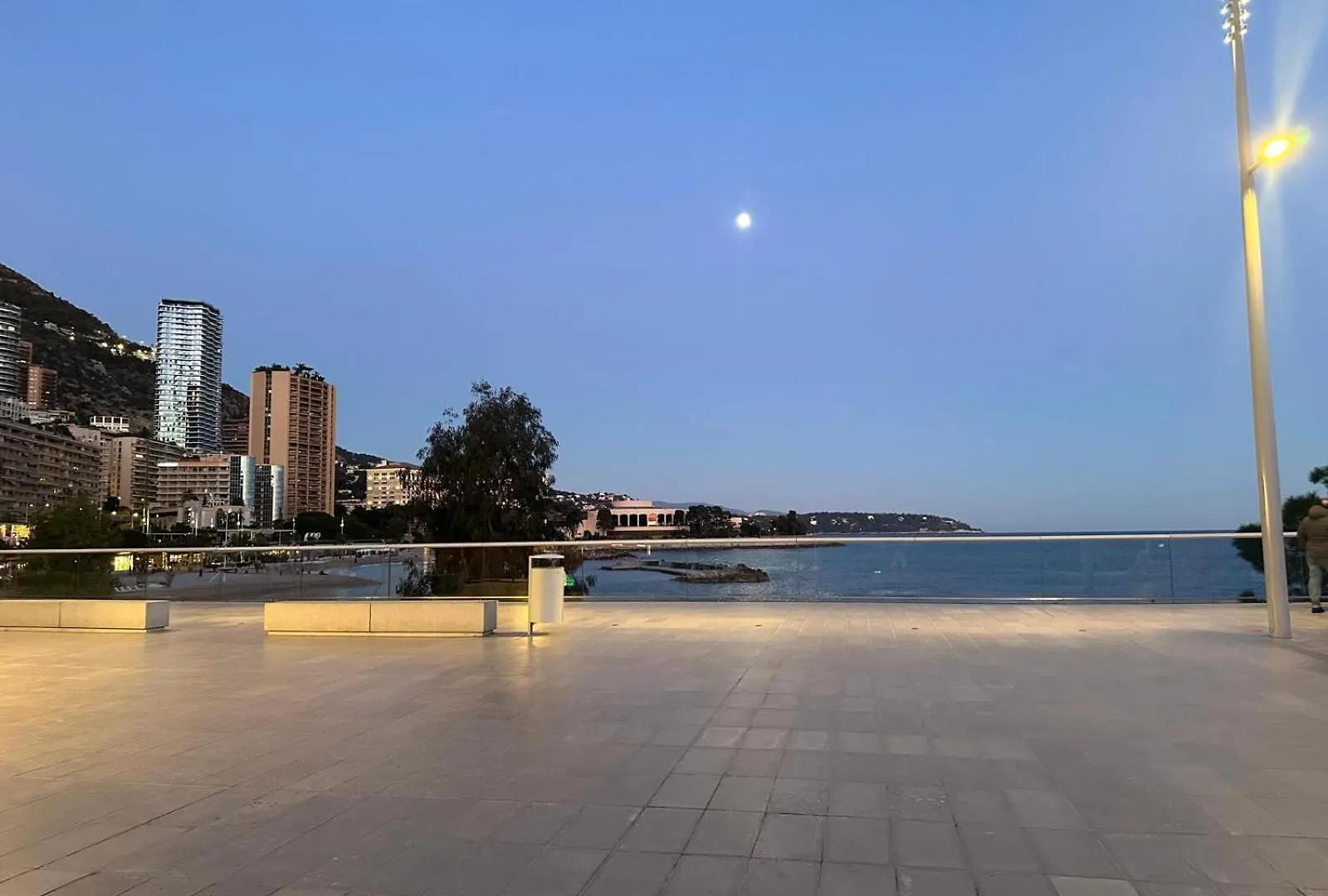 Maison Blanc Monte Carlo 0*,